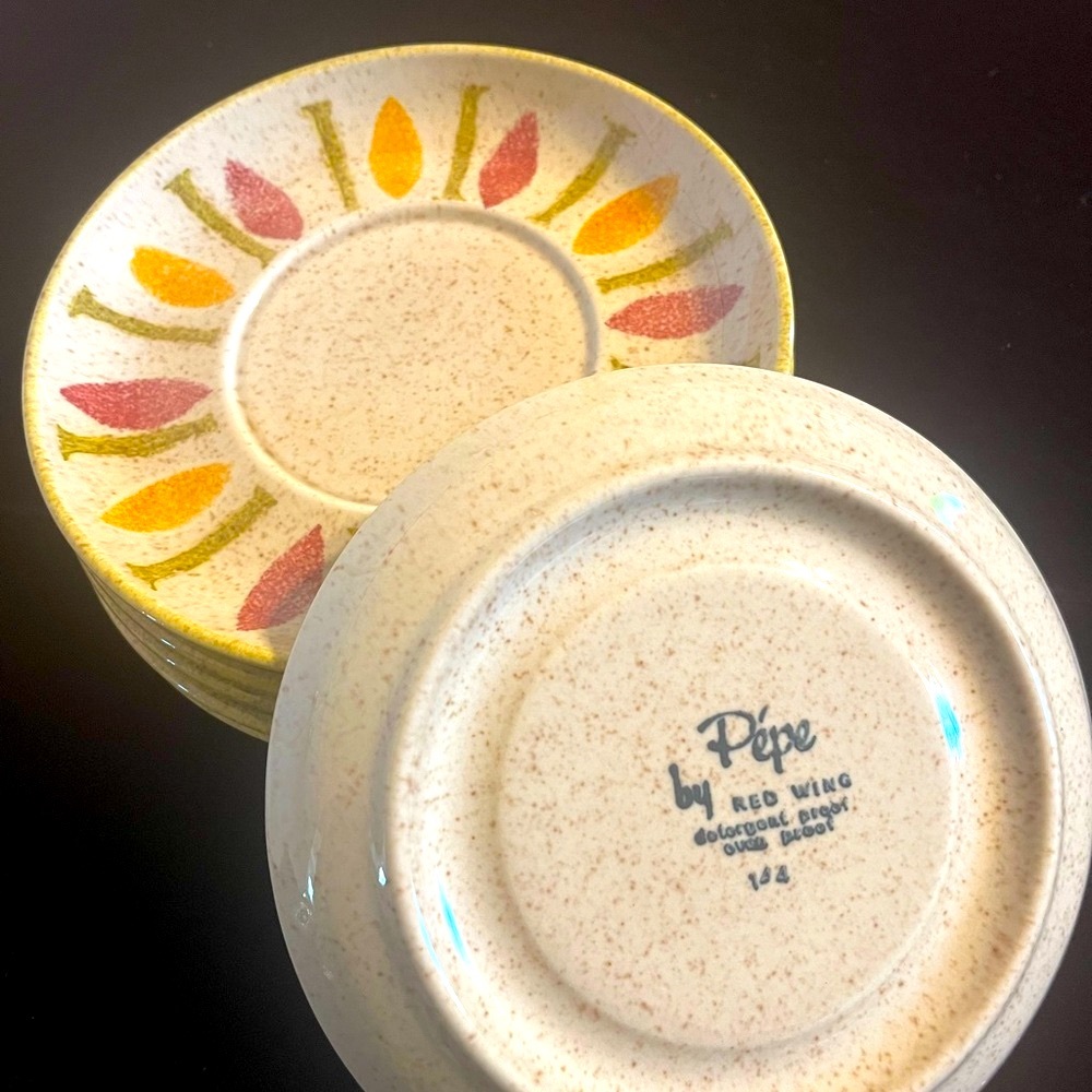 Six Vintage Pepe by Red Wing Potteries 6" Saucers - Picture 5 of 5